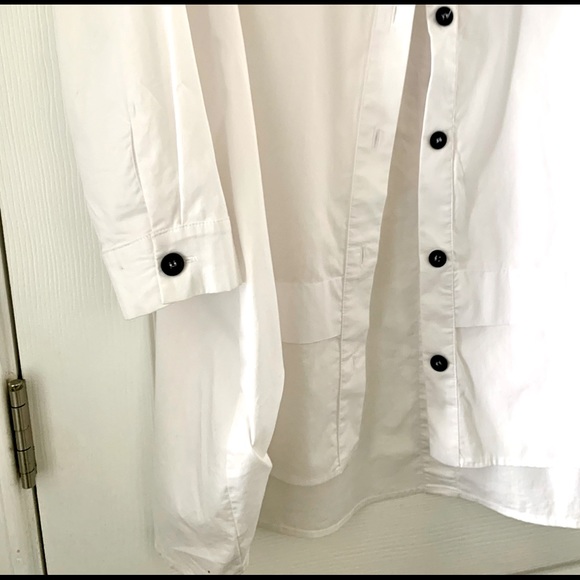 Comfy U.S.A. Handkerchief
Hem White Button Back Shirt Size S - Picture 3 of 10